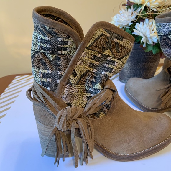 MTNG Shoes - MTNG Originals tan suede ankle suede boots MTNG Shoes - MTNG Originals tan suede ankle suede boots